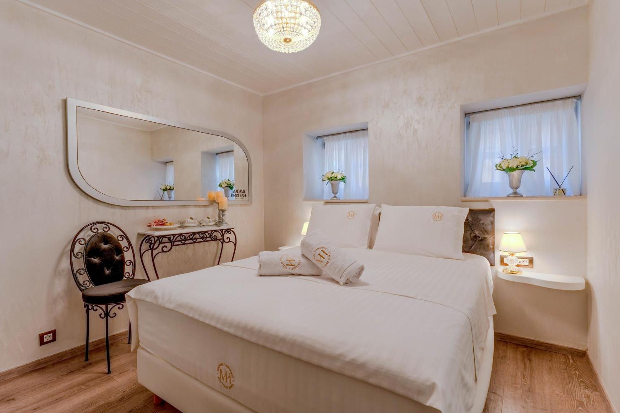 Madame Hortense Boutique Hotel Hriszí Aktí Haniá Kültér fotó
